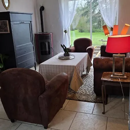 Petit A La Campagne * Brains-sur-Gee